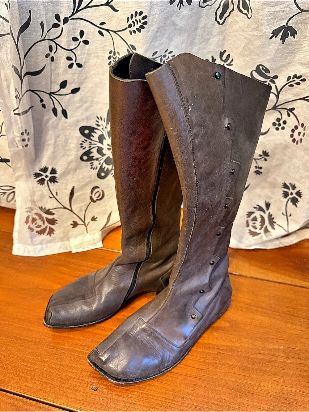 Cydwoq Women's Handcrafted Taupe Tall Boots